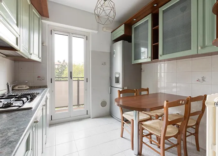 Guesthost - Bonola Mm1 Comfy Apartment
